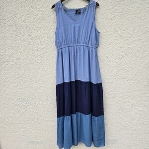 New Directions ND tiered maxi dress blue rayon with lace